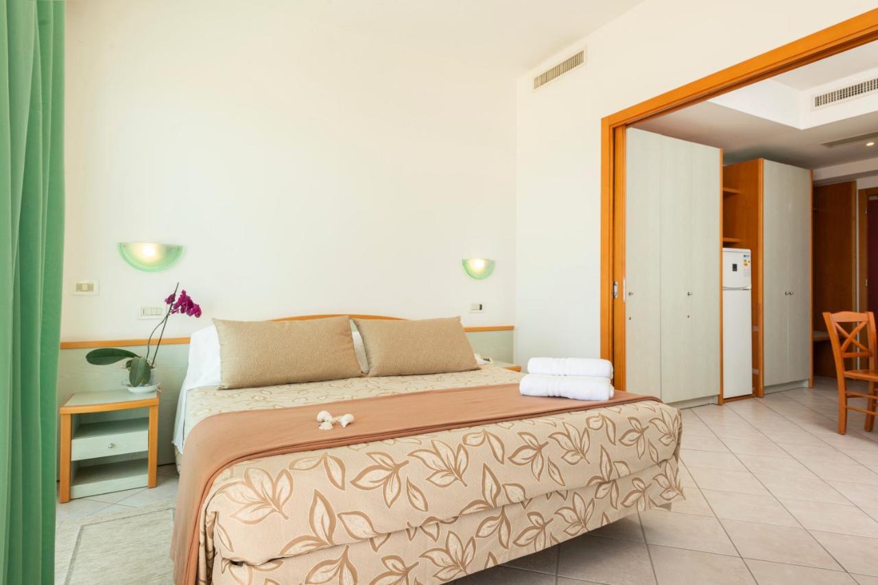 Hotel Residence Imperial Misano Adriatico Eksteriør bilde