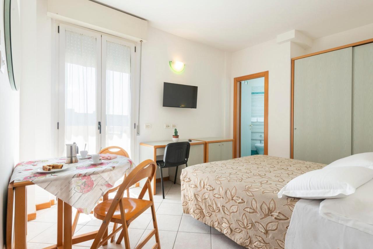 Hotel Residence Imperial Misano Adriatico Eksteriør bilde