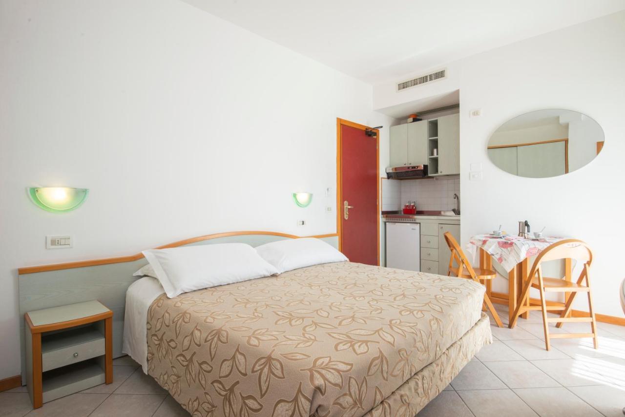Hotel Residence Imperial Misano Adriatico Eksteriør bilde