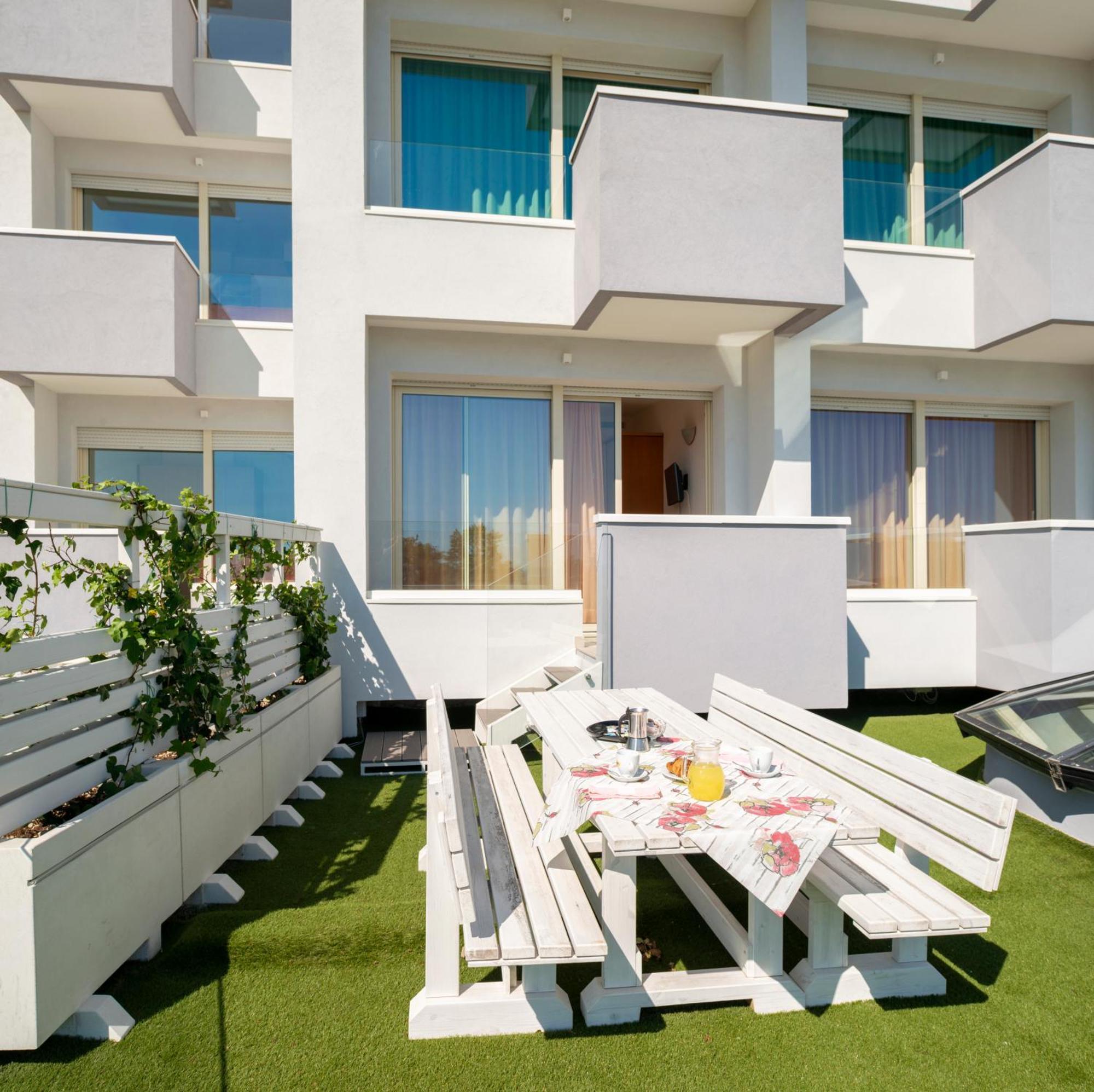 Hotel Residence Imperial Misano Adriatico Eksteriør bilde